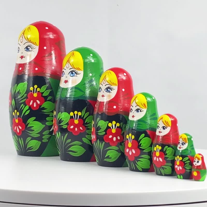 Vintage Russian Doll with Hand Painted Flower Decor - Baboushka Nesting Dolls - 玩具/玩偶 - 木头 多色
