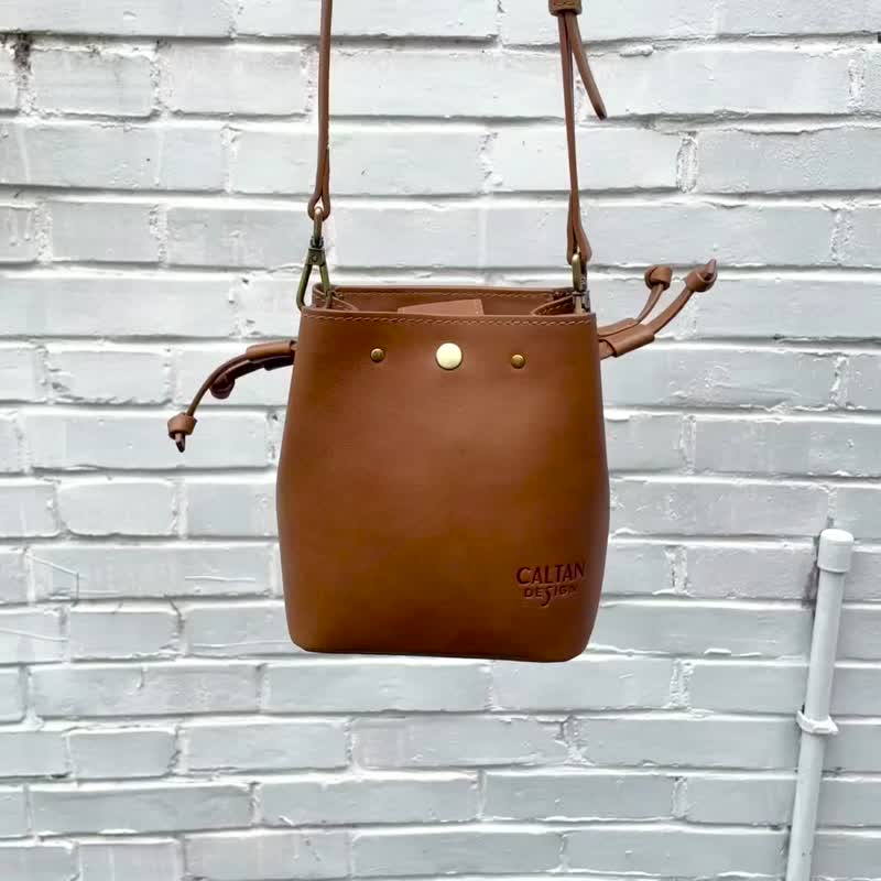 【24hr快速出货】真皮迷你卡片夹水桶包-234026两色 - 束口袋双肩包 - 真皮 卡其色