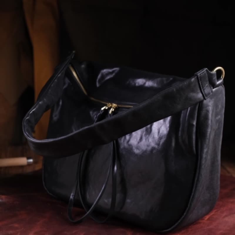 GIOVAND 朋克复古 单肩斜挎包 植糅牛皮 侧背包 中性风格 - 侧背包/斜挎包 - 真皮 黑色