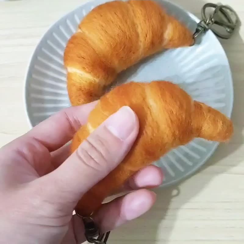 【造型悠游卡】牛角可颂法棍面包羊毛毡钥匙圈 - 钥匙链/钥匙包 - 羊毛 咖啡色