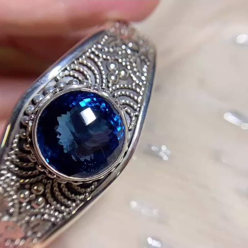 天然 29.3克拉 宝石级 伦敦蓝 托帕石 手环 尼泊尔 手工制 925纯 - 手链/手环 - 宝石 蓝色