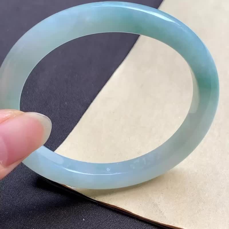 冰种翡翠天然翡翠玉镯A玉手镯 玉鈪 • 糯冰种天空蓝翡翠贵妃镯 - 手链/手环 - 玉石 蓝色