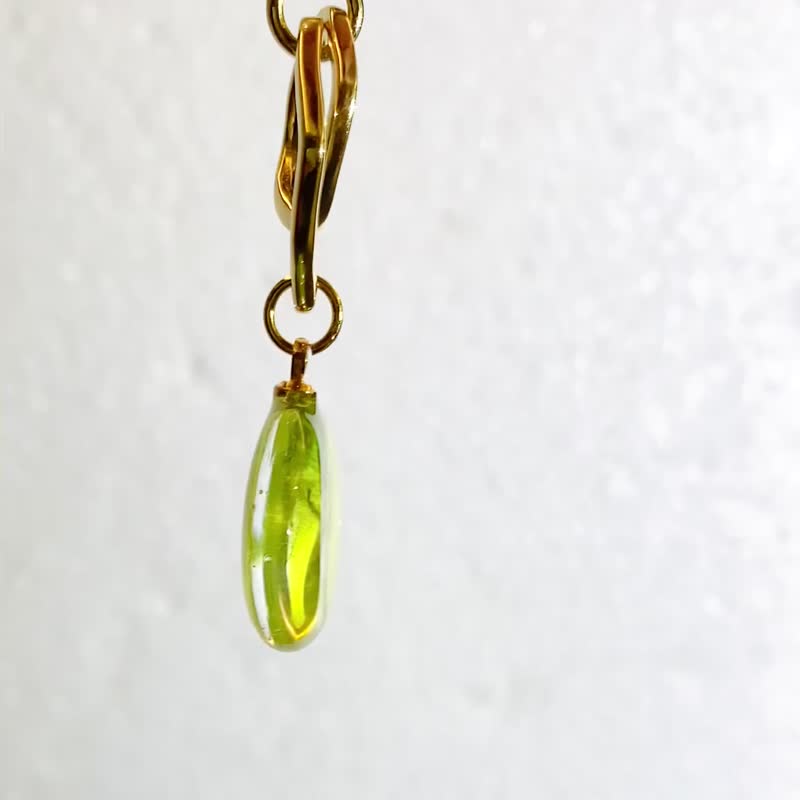 酒精墨水画耳环 - Golden Lime - 耳环/耳夹 - 树脂 绿色