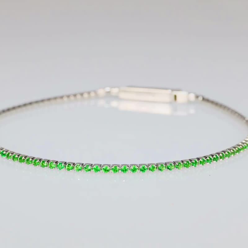 莎弗莱石榴石幸运小红绳招财天然石榴石刚玉18k金彩色宝石手链 - 手链/手环 - 宝石 绿色