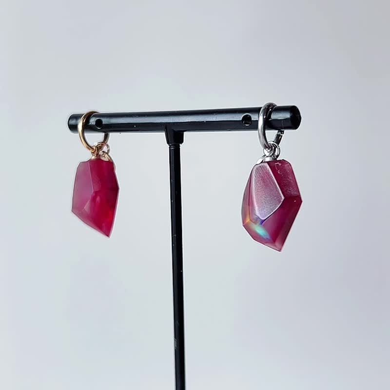 Frames 替换式坠饰 / Fragment / Interchangeable / 爱丽丝梦游仙境_雾红 - 吊饰 - 树脂 红色