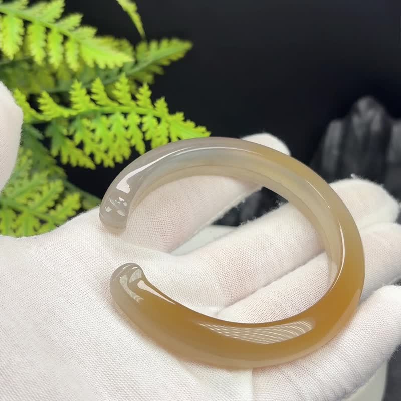 糖灰色 开口景观玛瑙手镯 57MM 冰润起光聚宝盆雕刻猫爪 好运护佑 - 手链/手环 - 半宝石 
