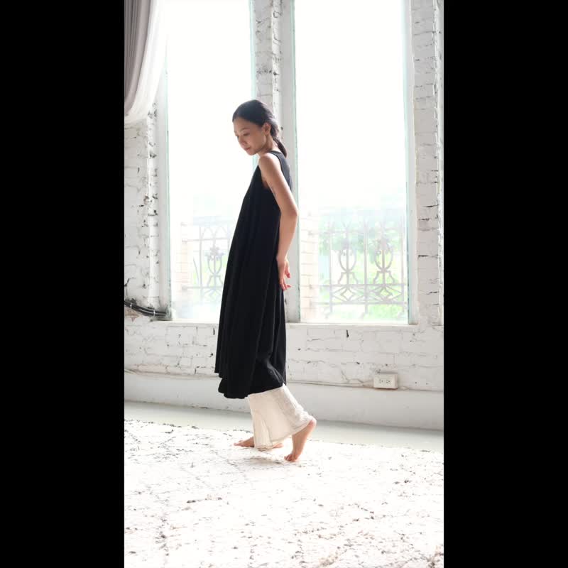 OMAKE 圆领后扣无袖洋装 / 嫘萦 黑 - 洋装/连衣裙 - 棉．麻 黑色