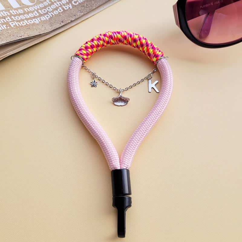 不褪色！定制英文字母手腕挂绳连夹片 手机手腕绳 7 色 樱花粉 - 挂绳/吊绳 - 其他人造纤维 粉红色