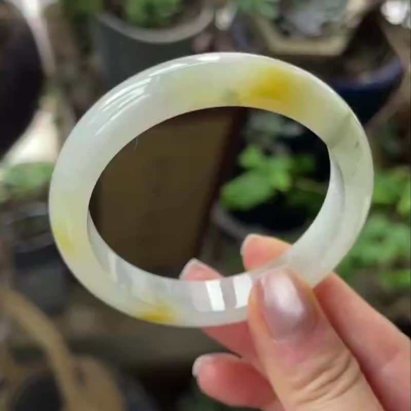 冰种翡翠天然翡翠玉镯 A玉手镯 玉鈪 • 糯冰种雏菊翡翠福镯 - 手链/手环 - 玉石 黄色