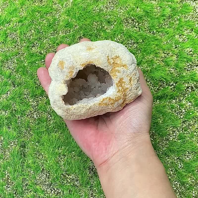 原矿玛瑙小白水晶晶花球洞  水晶花球  消磁  招贵人 财运 旺事业 - 摆饰 - 水晶 多色