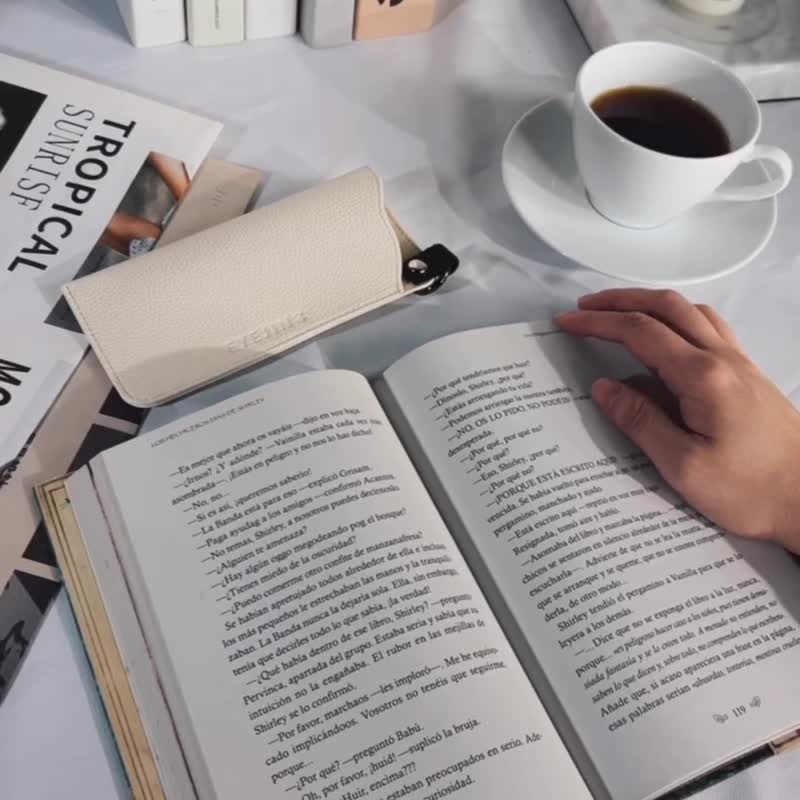 EYEJINg 品牌简约皮感眼镜套 墨镜套 收纳 - 眼镜盒/眼镜布 - 人造皮革 白色