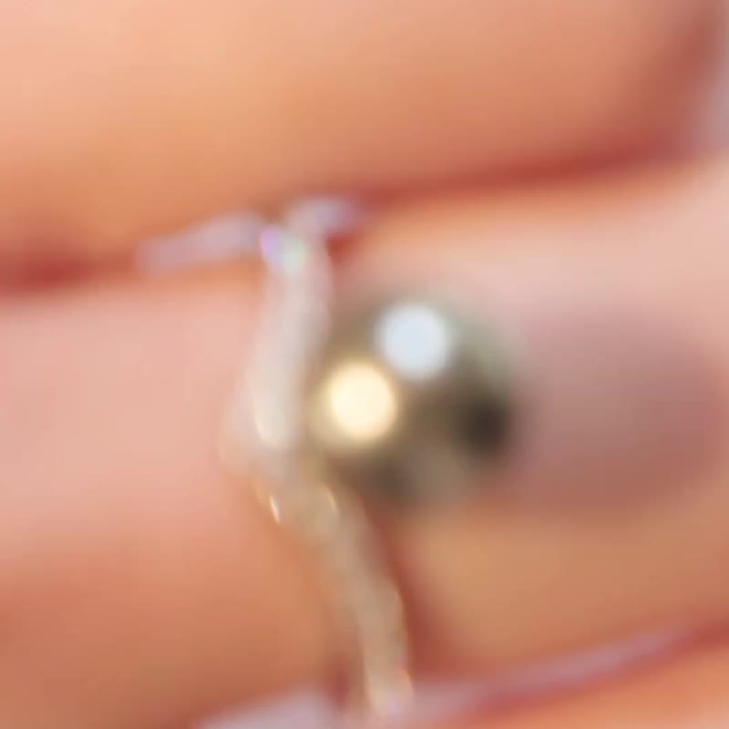 925 纯银大溪地 8-8.5mm 天然海水黑珍珠闪石 V 字戒指 - 活围不限 - 戒指 - 珍珠 绿色