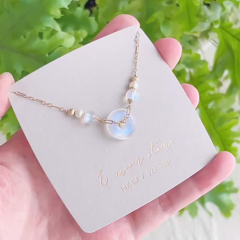 提升直觉 平静心灵  平安扣蓝晕天然月光石 项链 14K - 项链 - 水晶 透明