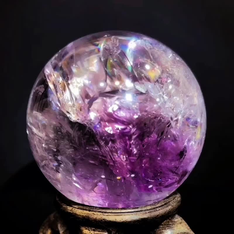超稀有大彩虹光紫黄晶 水晶球 直径64.2MM 大尺寸 粉紫稀有渐变色 - 摆饰 - 水晶 多色