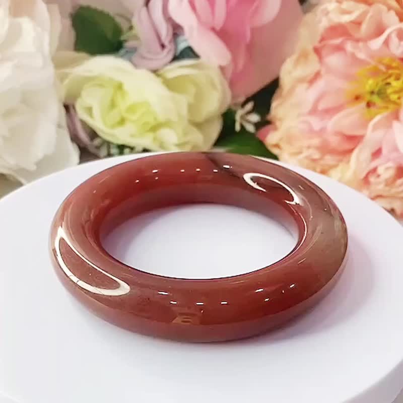 NO.9稀有红莓果佘太翠手镯 内径 55 MM 圈口 胖圆条 佘太翠玉镯 - 手链/手环 - 玉石 红色