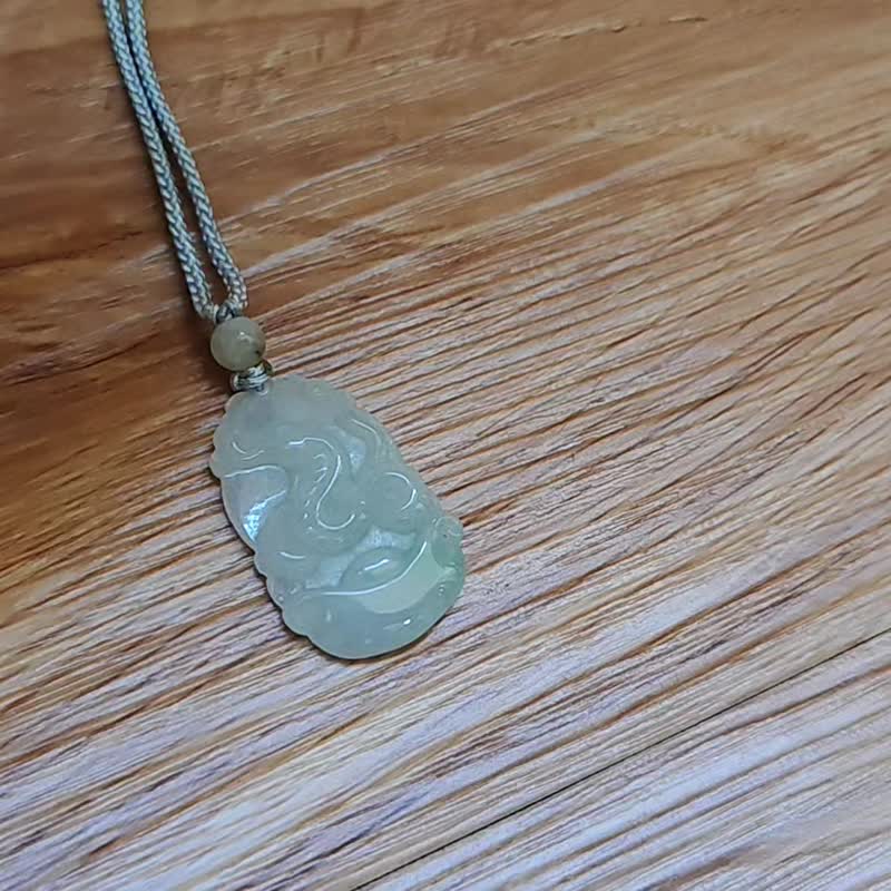 【亲翠】天然翡翠 冰晴底透美蛇蛇牌调整式绳链 生肖 蛇 - 项链 - 玉石 多色