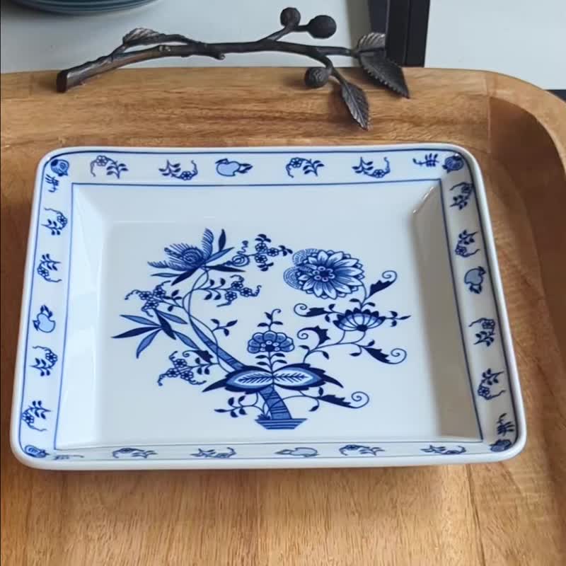 布拉格高堡经典正方浅盘 -21CM / 新婚成家送礼 / 母亲节礼盒 - 盘子/餐盘/盘架 - 瓷 白色