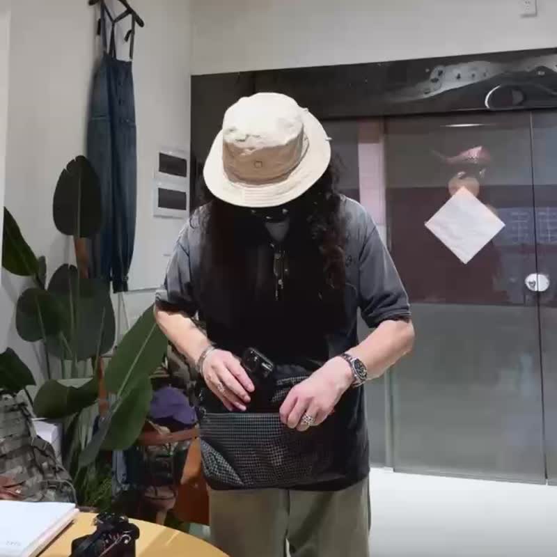 潮流格纹机能风斜挎包通勤相机收纳两用包包便捷快拆肩带设计包 - 相机包/相机袋 - 尼龙 黑色