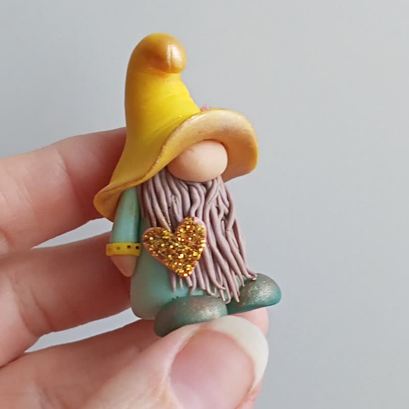 Miniature fairy garden gnome/Shelf sitter yellow gnome/Keychain gnome figurine - 玩偶/公仔 - 其他材质 黄色