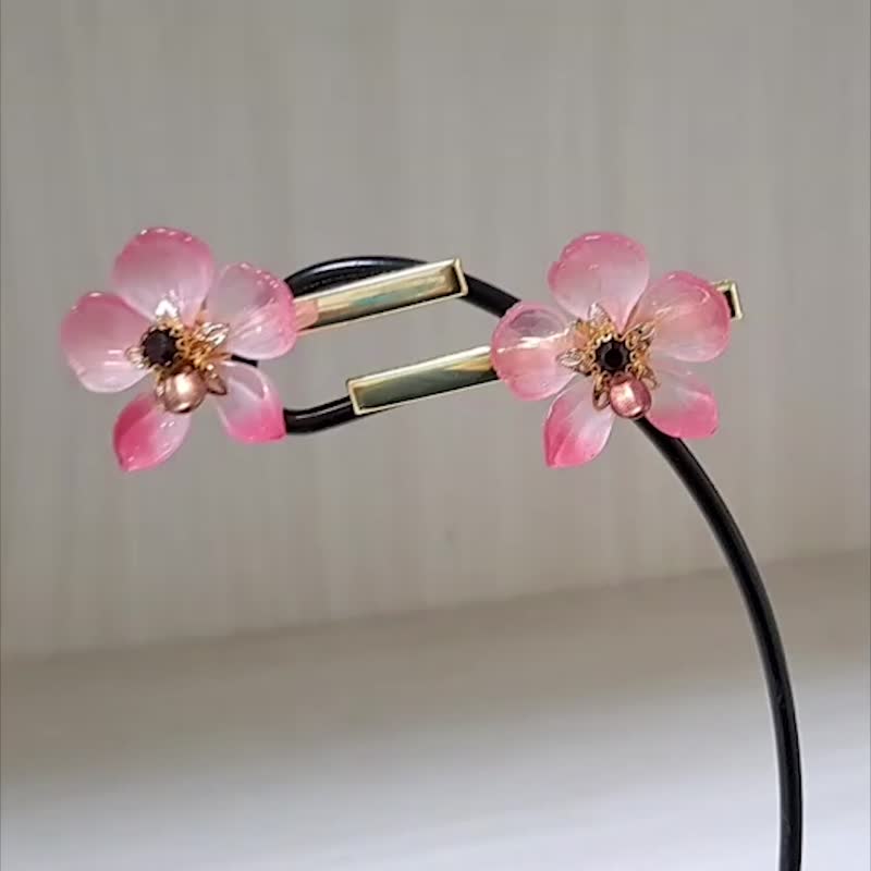 琉璃蝴蝶兰系列【嫣红对夹】~鸭嘴夹~ - 发饰 - 玻璃 红色