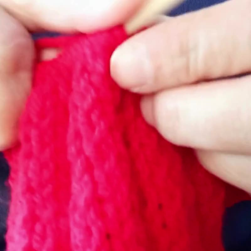 手编温暖围巾 手缝拼接布 男女皆宜 情侣礼物 保暖 寒流 日系穿搭 - 围巾/披肩 - 其他材质 红色