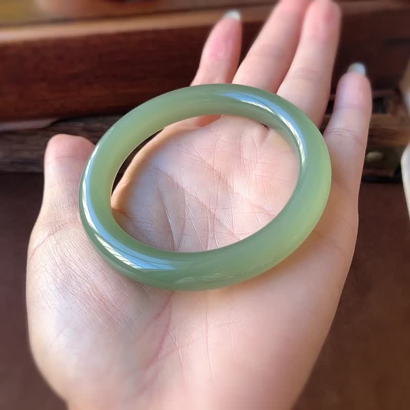 天然和田玉青海料玉镯  圈口54.4mm 料子冰润细腻 - 手链/手环 - 玉石 