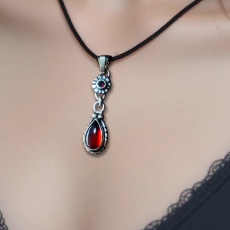 【Captain Flint手作银饰】心火再燃 石榴石纯银吊坠 MIT自做自售 - 项链 - 宝石 红色