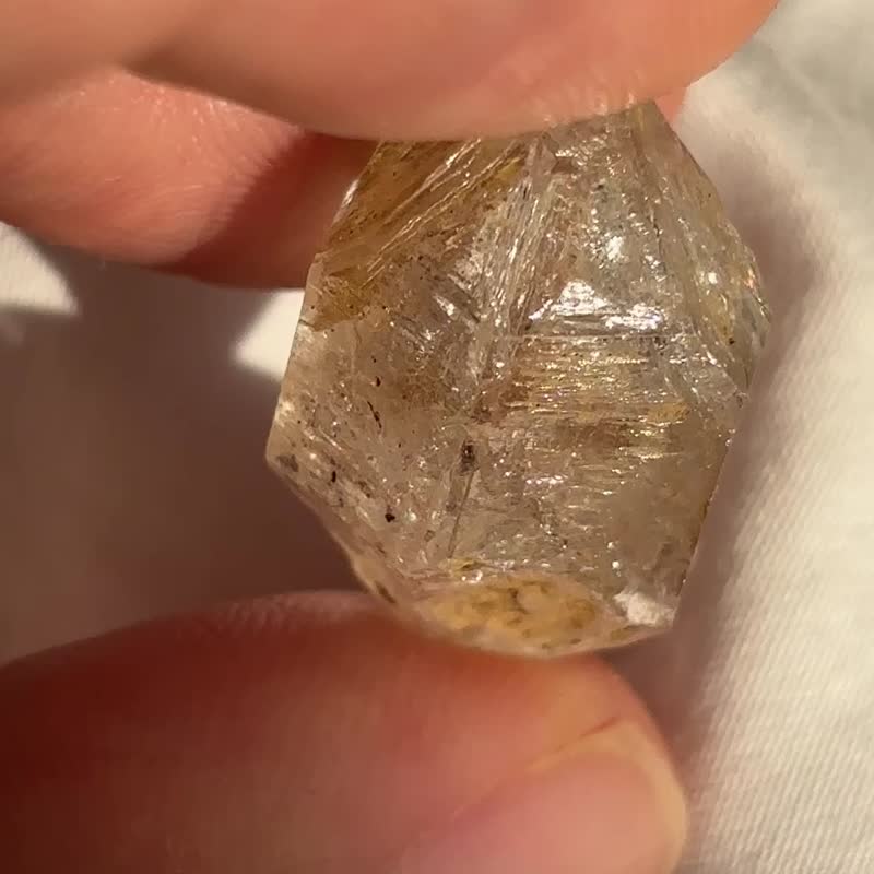 黄泥骸骨 黄泥 十八面体 骨干 闪灵钻 水晶 天然矿物晶 矿石标本 - 摆饰 - 水晶 金色
