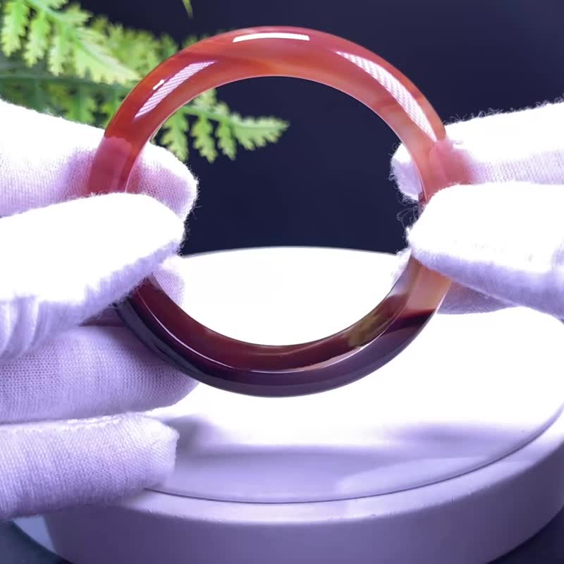 高品质 渐变红玛瑙手镯 52MM 高冰干净起刚千层 热情辟邪半山半水 - 手链/手环 - 半宝石 红色