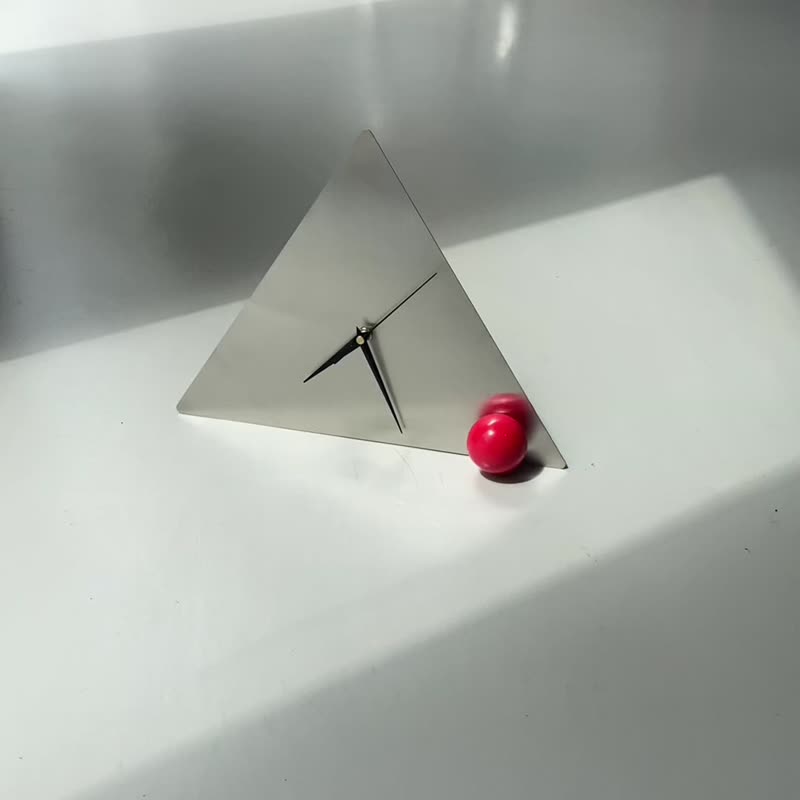 三角形不锈钢立钟 - 时钟/闹钟 - 不锈钢 银色