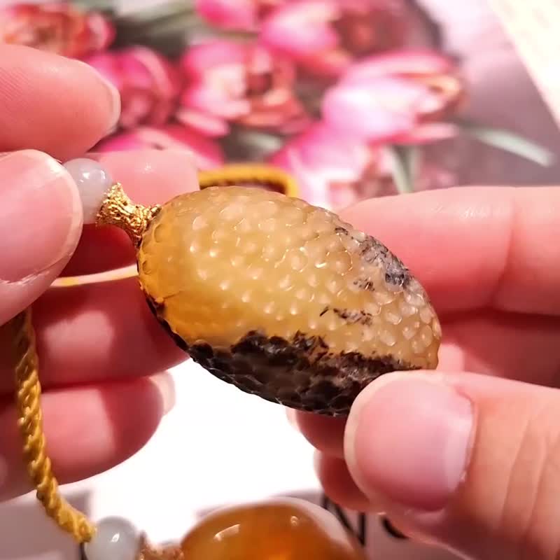 (双宝X型调节) 波罗的海金珀带背皮 绿蜜植物珀锤纹雾面 双坠项链 - 项链 - 其他材质 卡其色