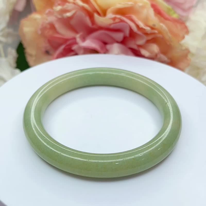 NO.129稀有冰飘豆绿佘太翠 内径62MM 圈口 佘太玉 手环 手镯 - 手链/手环 - 玉石 绿色