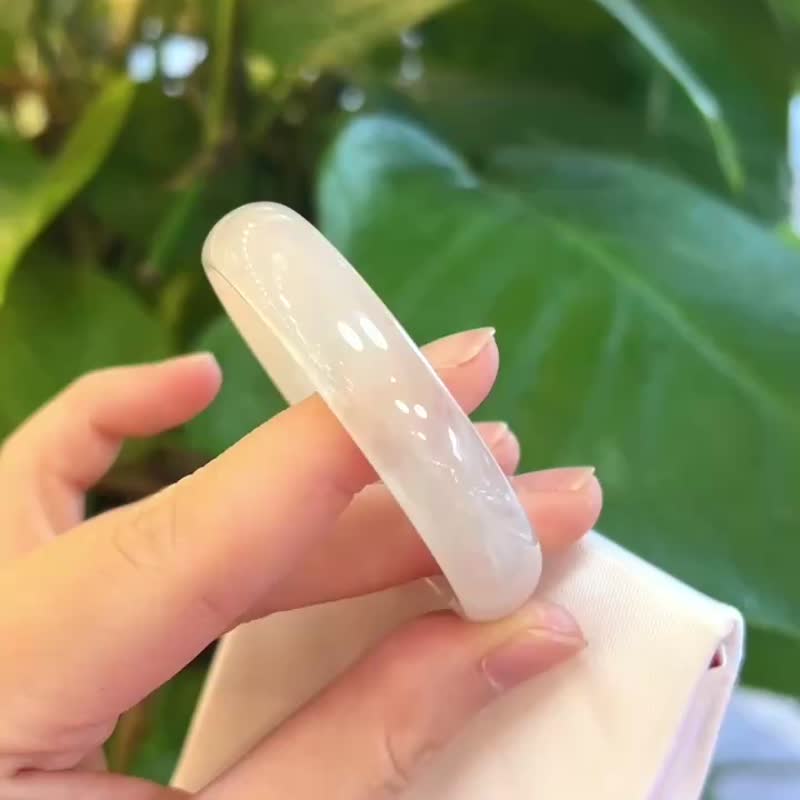 冰种 天然翡翠 缅甸 A玉 玉镯 • 冰玻种白月光翡翠贵妃镯 - 手链/手环 - 石头 白色