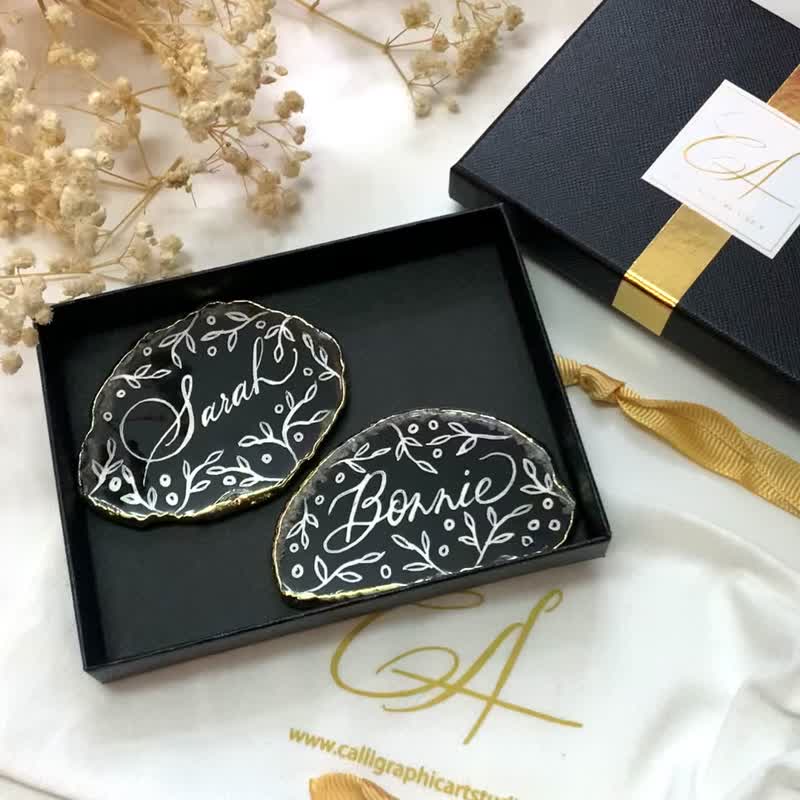 【客制】玛瑙石 宴会座位牌 Place Card 西洋书法名字定制 - 护照夹/护照套 - 其他材质 黑色