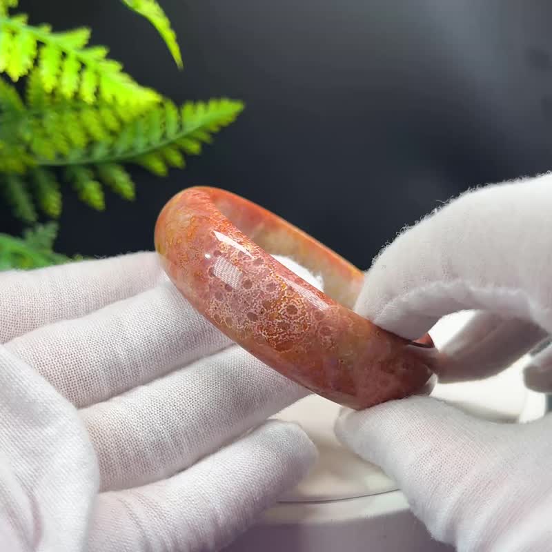 精美 橘粉珊瑚玉手镯 58MM 玉化珍珠花凤尾纹 心境调和 吉祥富贵 - 手链/手环 - 玉石 