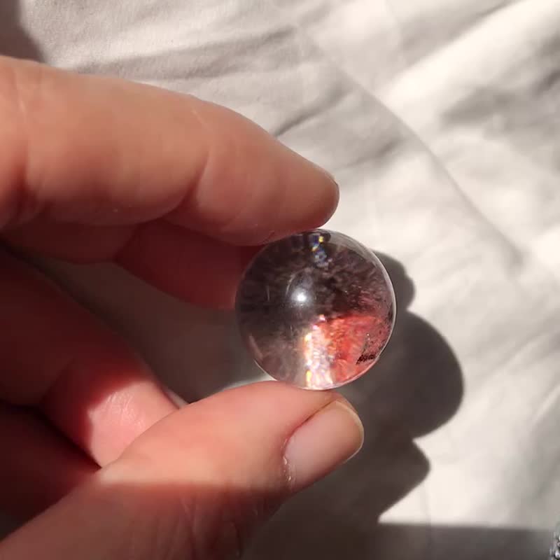巴西红幽灵球 粉幽灵 冰亮 星光 少有半边双色形 水晶 摆设 - 摆饰 - 水晶 红色
