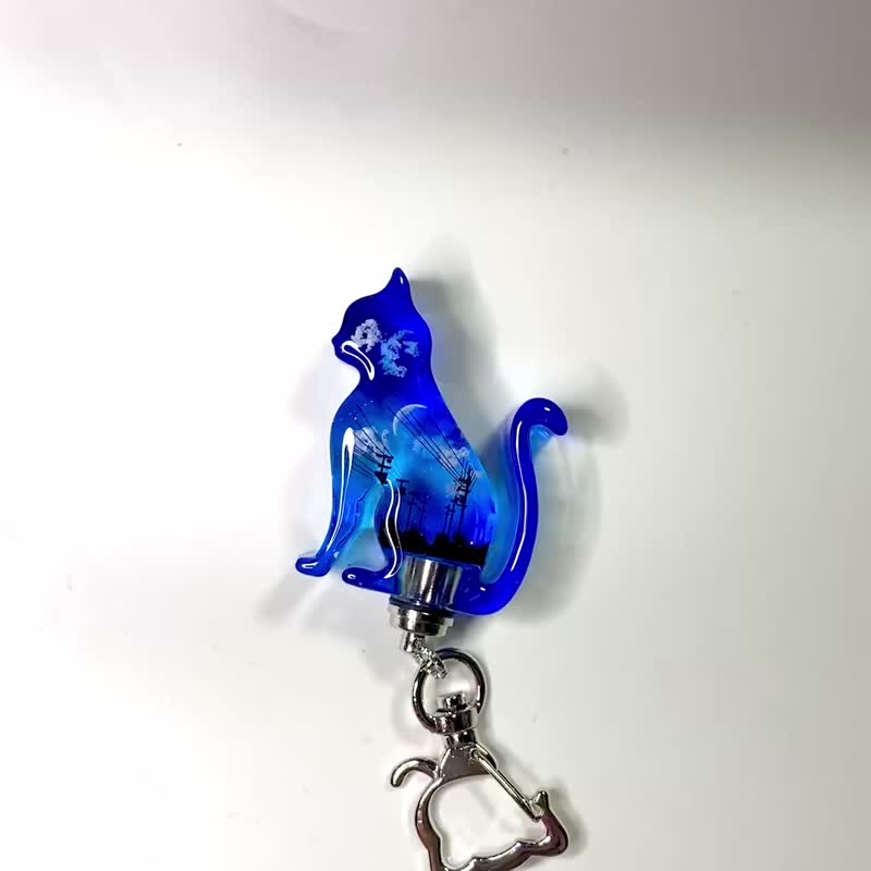 仅限国际配送　云树脂　猫照亮天空　晴空万里 1 - 钥匙链/钥匙包 - 树脂 多色