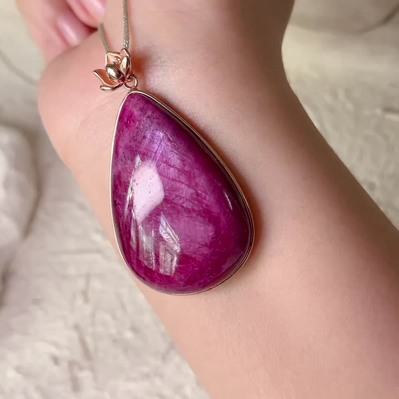 莫桑比克红宝石吊坠 - 吊饰 - 宝石 红色