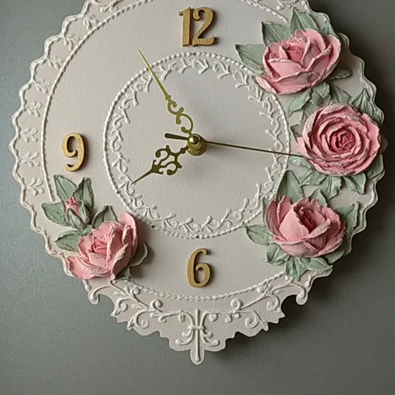 Nursery wall clock Small pink wall clock with roses Silent wall clock Girl gift - 时钟/闹钟 - 木头 粉红色