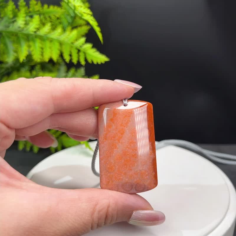 天然渐变橘粉珊瑚玉吊坠冰润高瓷玉化柠檬片长方形无事牌时尚魅力 - 项链 - 玉石 