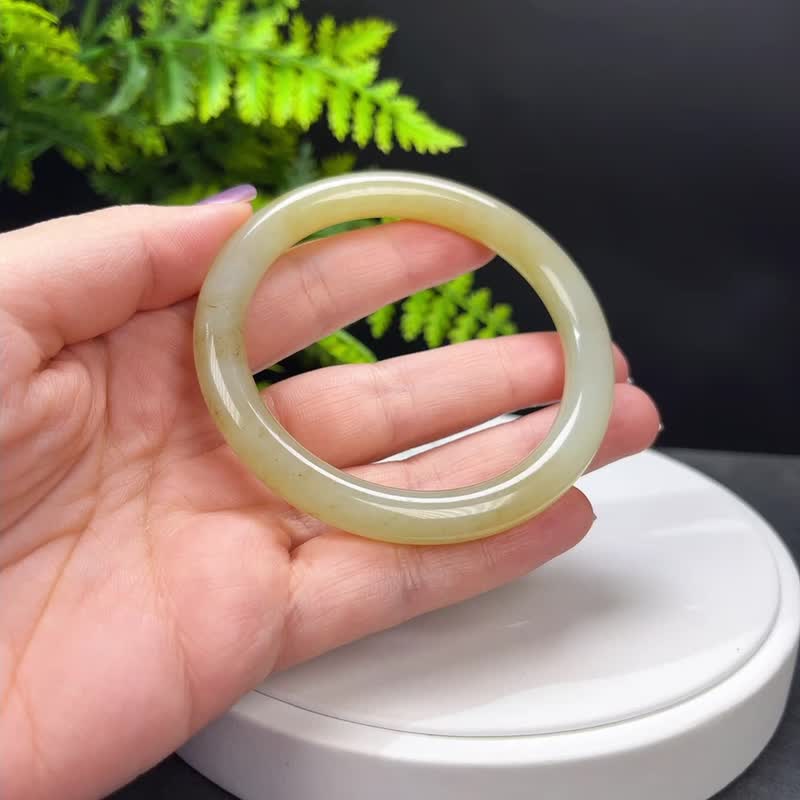 和田玉手镯 58MM 老料青白飘糖玉手环 附证书 温润细腻 典雅贵重 - 手链/手环 - 玉石 