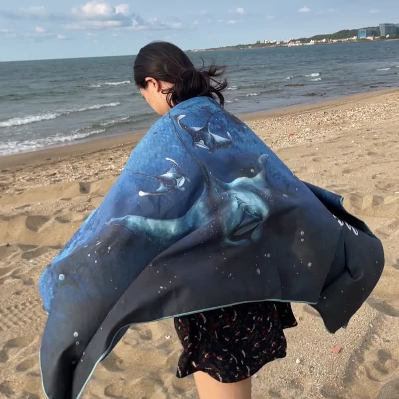万用快干巾/浴巾/海滩巾/毛巾-海洋系列。幽蓝鬼蝠魟 (毕业礼物 - 毛巾浴巾 - 聚酯纤维 蓝色