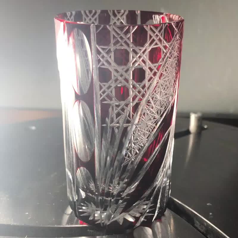 Agave de Juvia 红色切割玻璃/小酒杯/礼物/礼物/设计/高品质/切割玻璃艺术家/切割玻璃工匠 - 玻璃杯 - 玻璃 红色