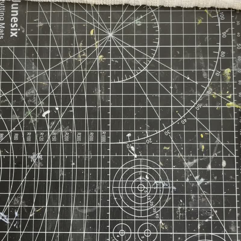 【是白猫也是美人鱼】的手绘粘土旋转戒指 手作設計師戒指 - 戒指 - 粘土 白色
