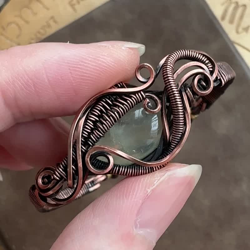 WW279 全手工编织 绕铜线 复古做旧 wire wrap 葡萄石手环 - 手链/手环 - 铜/黄铜 咖啡色