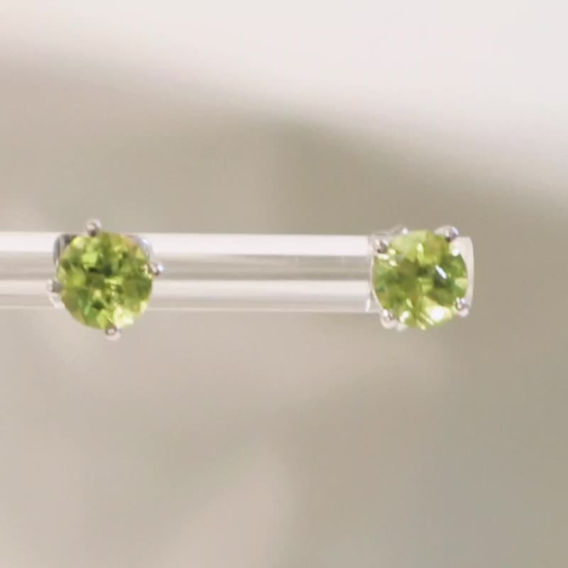 巴基斯坦橄榄石耳环 八月诞生石。925 纯银 1.92 克拉约 6mm 橄榄石 - 耳环/耳夹 - 半宝石 绿色