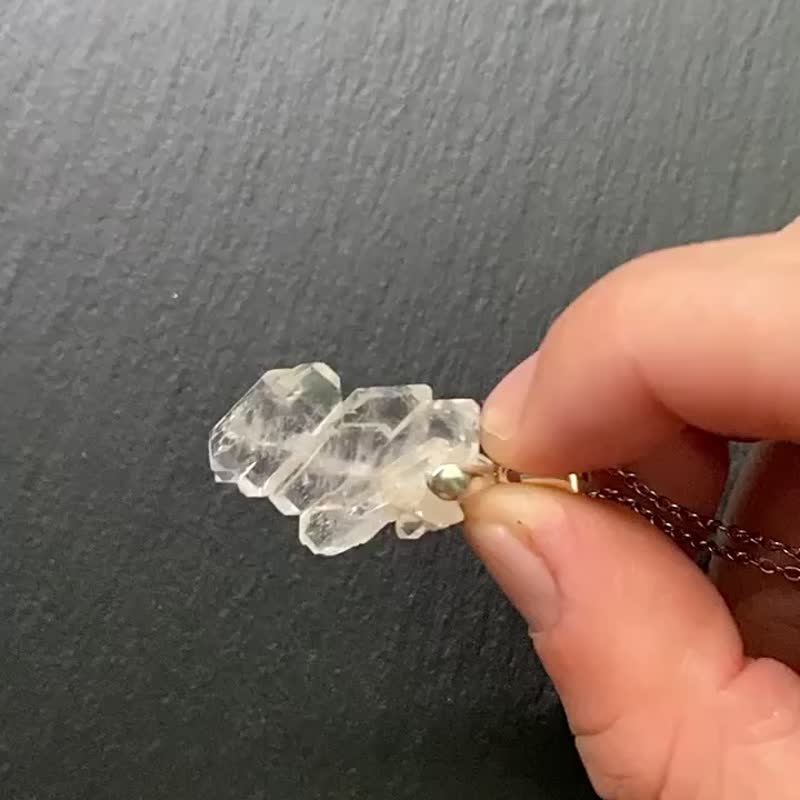 疗愈治疗水晶-天然小精品缝合水晶925纯银钛钢项链 平衡 - 项链 - 水晶 白色