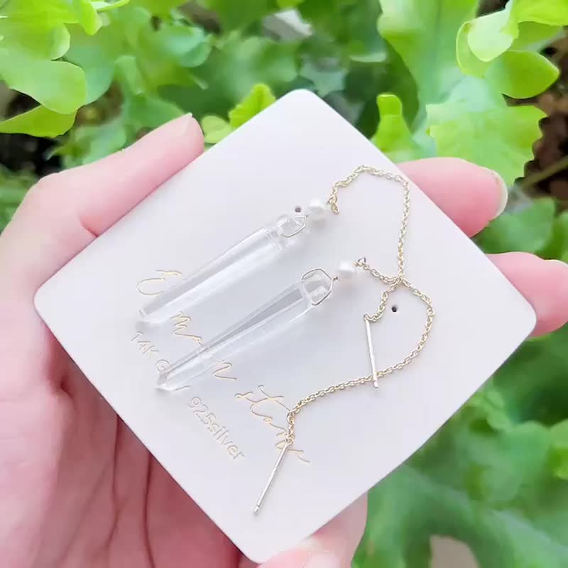 透明空气感日常 /  雷姆利亚 高频能量白水晶小原石柱子 耳环 - 耳环/耳夹 - 水晶 透明