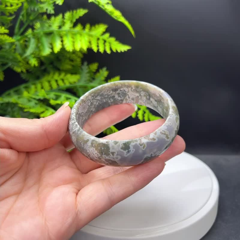 独特水草玛瑙手镯 58MM 浅绿飘花苔藓玉髓手环 清新怡人 乐观向上 - 手链/手环 - 半宝石 绿色