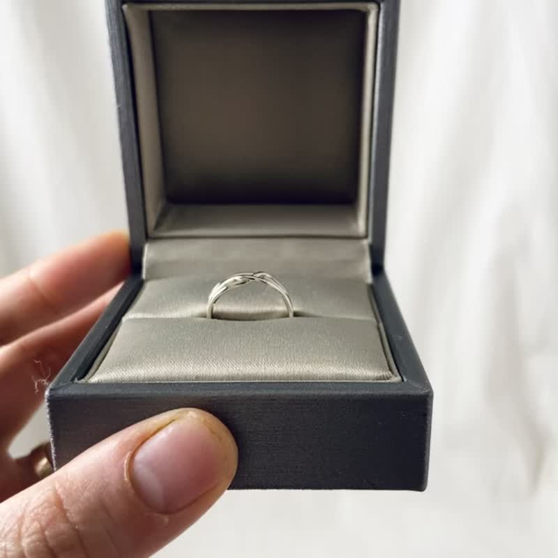 另一款编织 18K 白金婚戒 - 戒指 - 贵金属 灰色